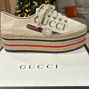 Gucci print shoes